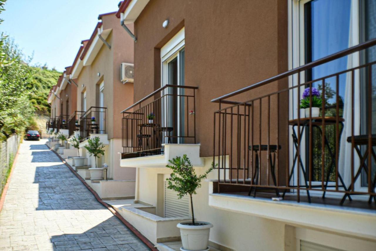 Valery Apartments Pefkochori Bagian luar foto