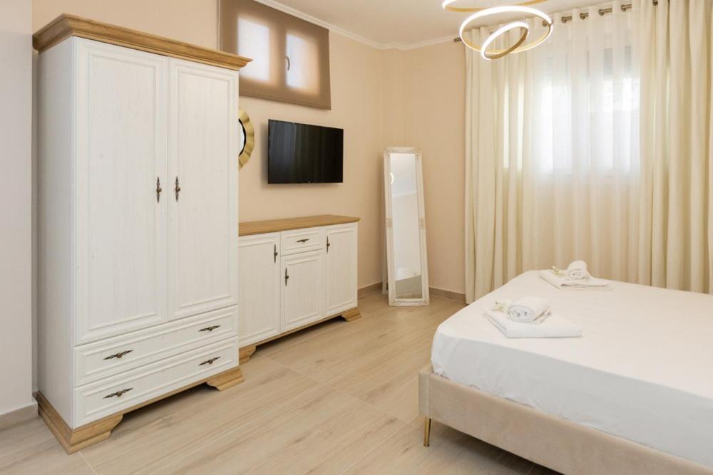 Valery Apartments Pefkochori Bagian luar foto